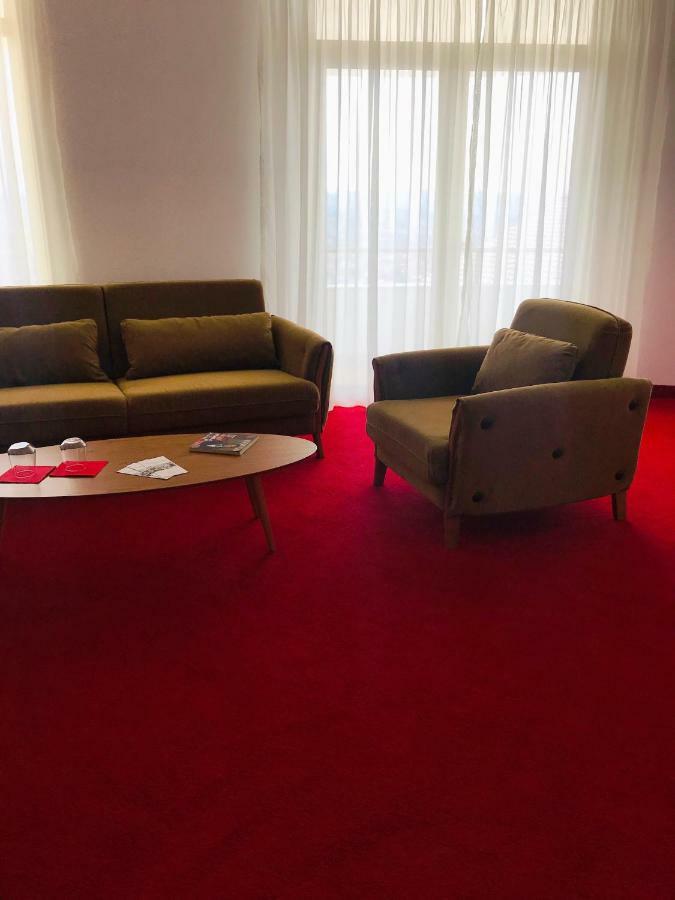 Chateau Linza Resort Tirana Exteriör bild